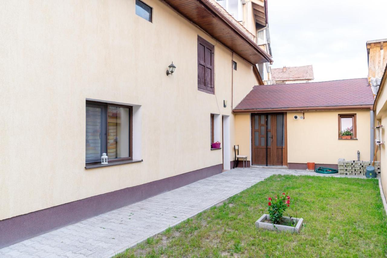 Mario'S Cozy Apartment Rîşnov Exterior foto